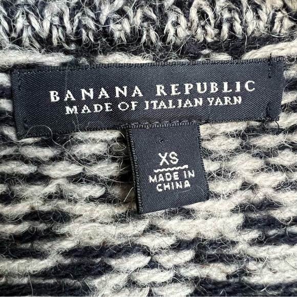 Banana Republic Women’s Alpaca Wool Blend Italian Yarn Button Front Sweater, XS - Picture 6 of 10
